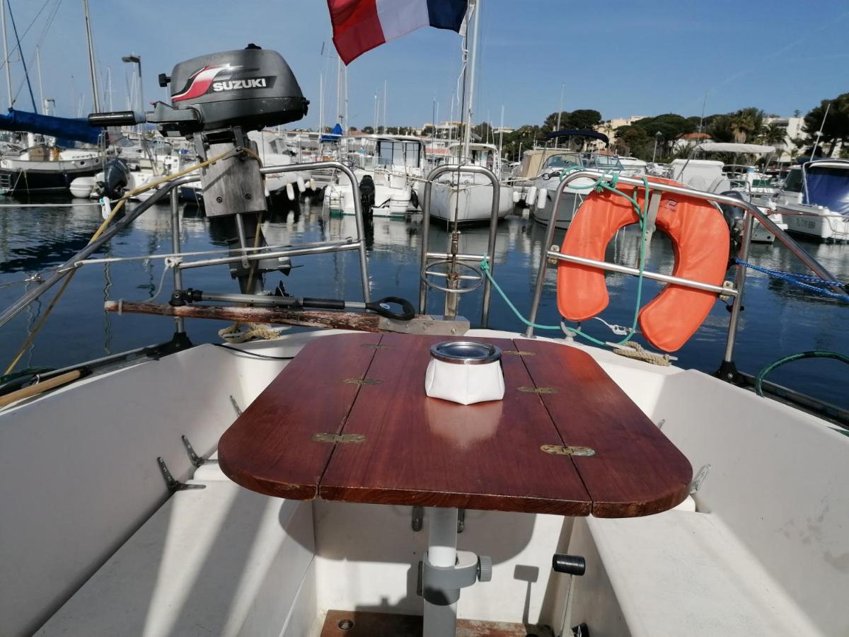 Voilier De Charme A Quai Hotel Saint-Raphaël Екстериор снимка