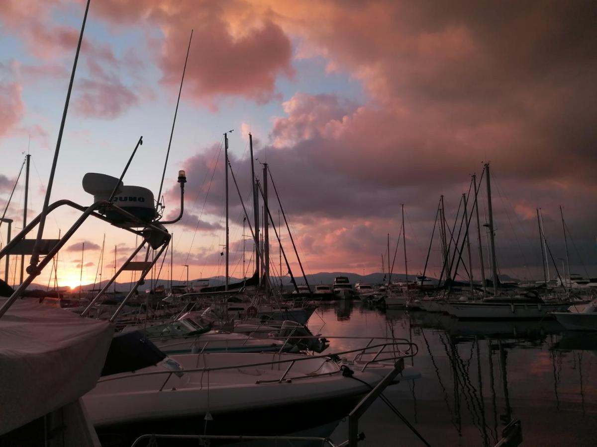 Voilier De Charme A Quai Hotel Saint-Raphaël Екстериор снимка